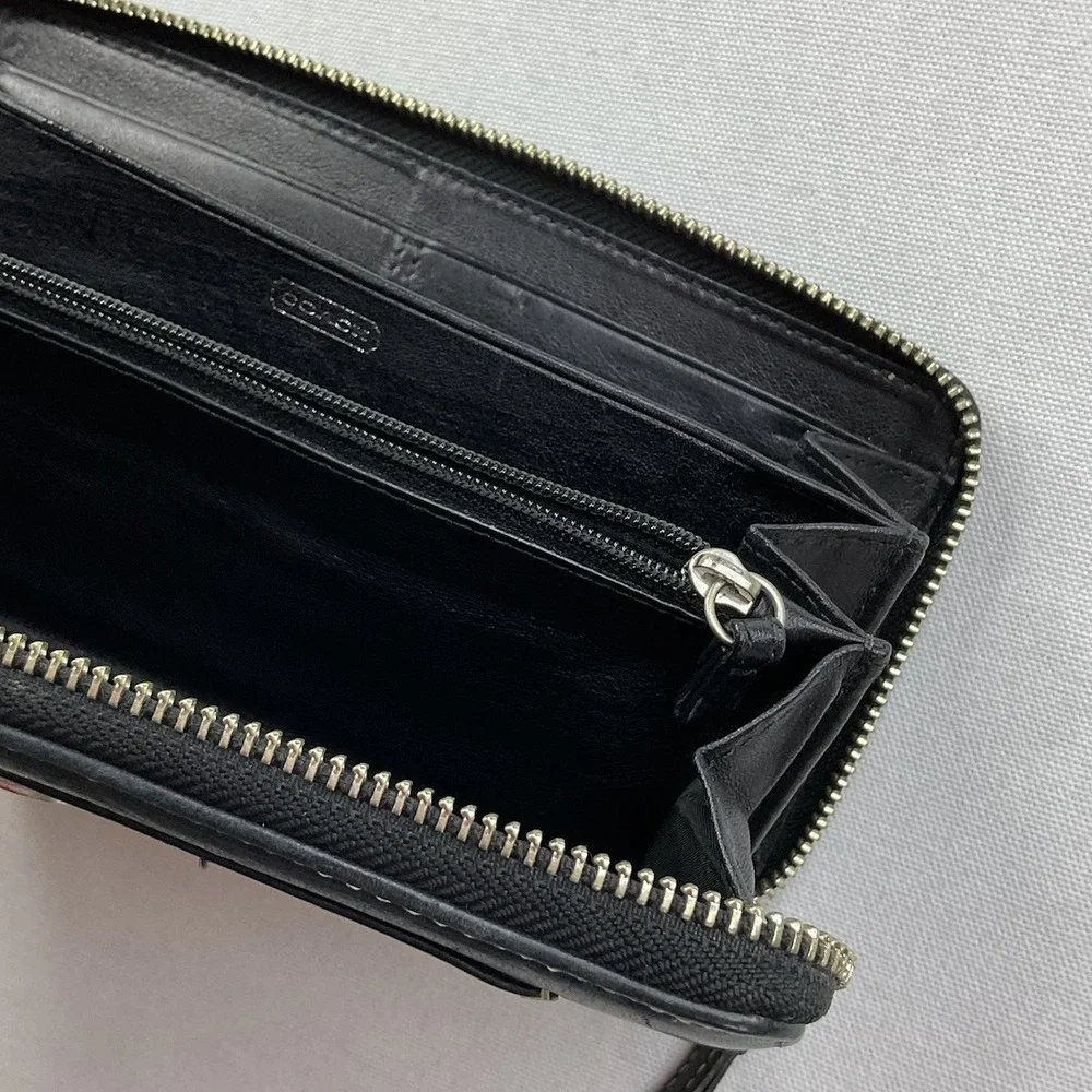Vintage Coach Wallet Chelsea Pebbled Leather Black Zip Around Credit Card Long